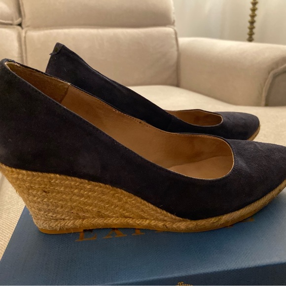 natural suede. Condition is like new. Size 39 EU - Picture 2 of 5